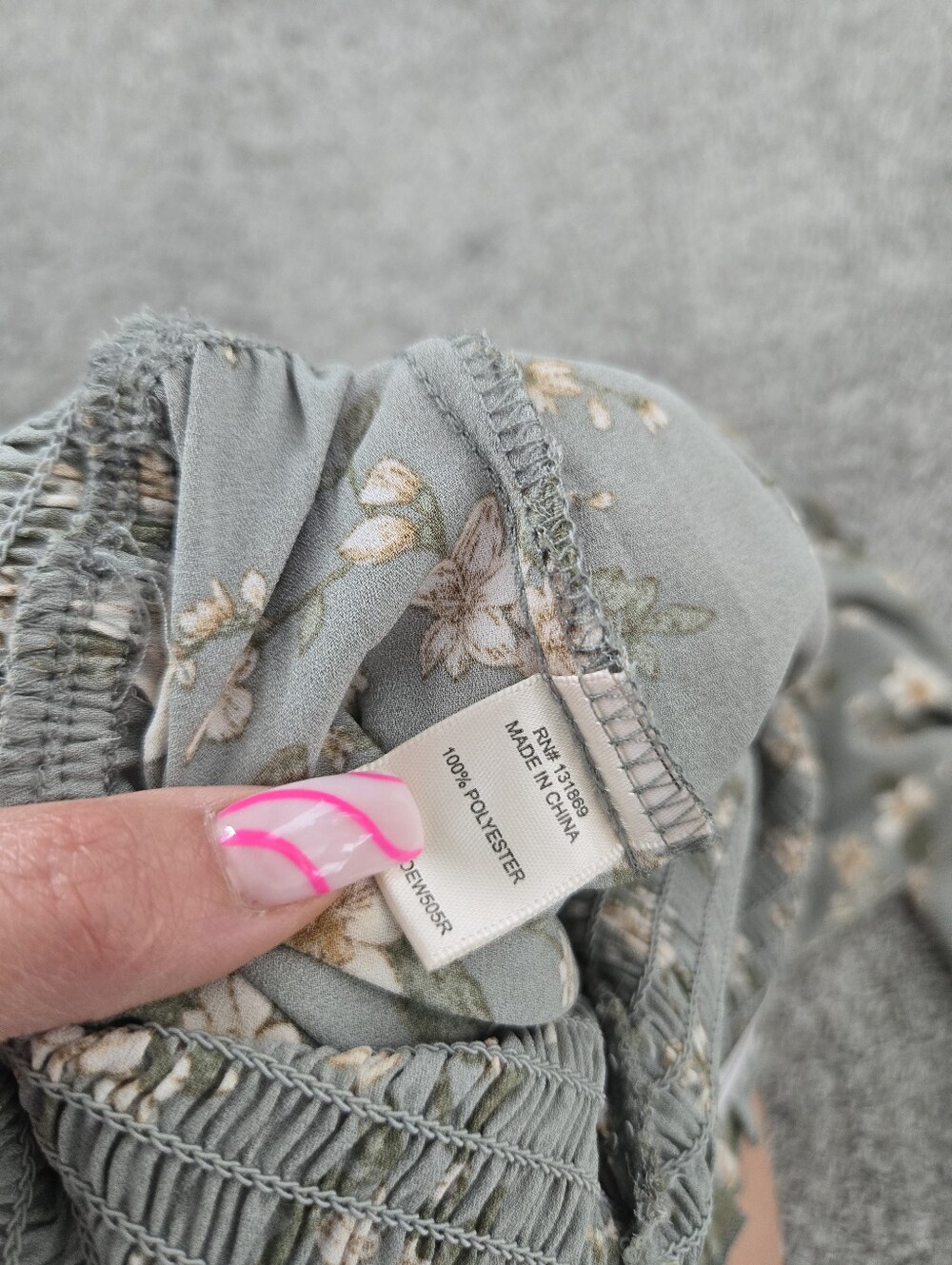 Inspired Hearts smocked bodice sage green floral jumpsuit. Size Medium - Picture 11 of 11
